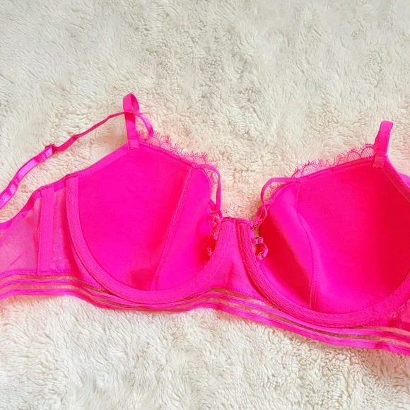 Victoria’s Secret Very Sexy Lined Balconette 32D | Barbiecore Coquette Lace Bra - Picture 4 of 9